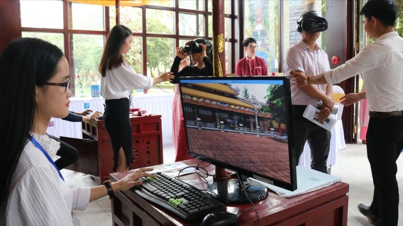 huecit_ung-dung-cong-nghe-hien-dai-lam-moi-co-do-hue_vedientu_appditichhue_thanhtoankhongdungtienmat_ditimhoangcungdamat.jpg