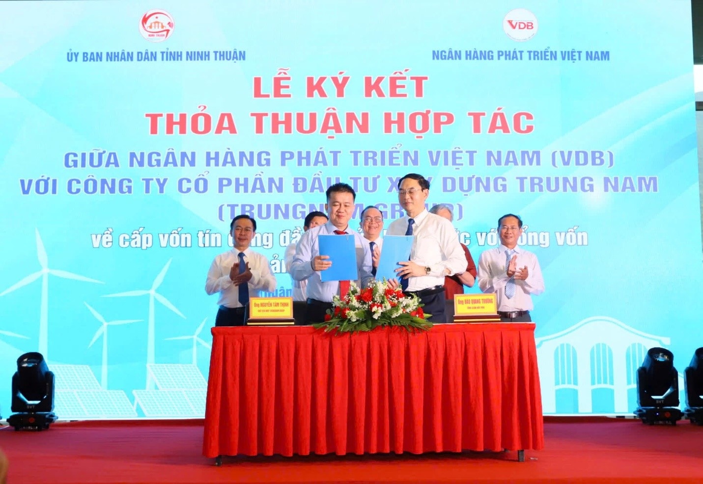 Ký kết MOU giữa VDB với Trung Nam Group