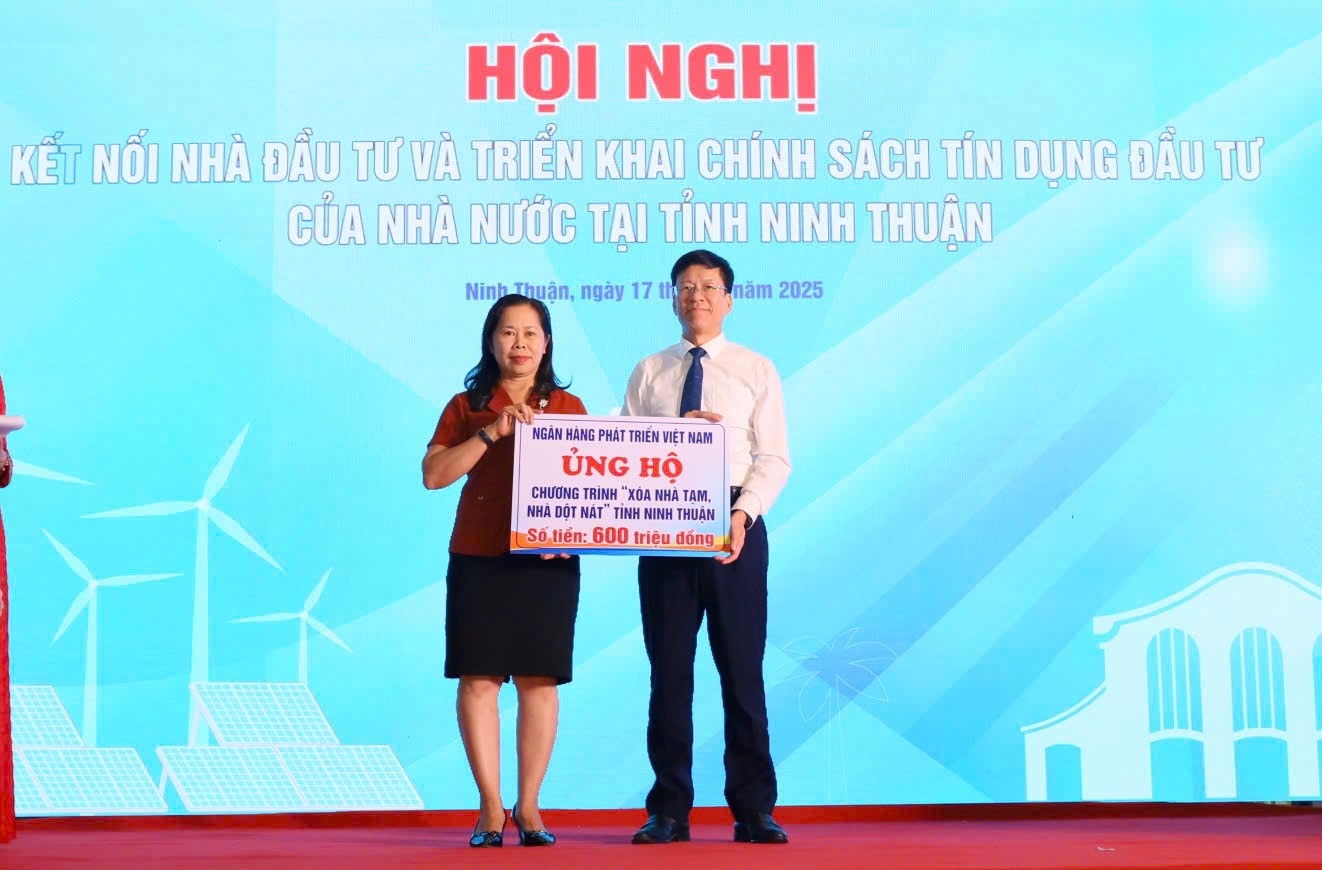 Ngân hàng VDB ủng hộ chương trình “Xoá nhà tạm, nhà dột nát” tỉnh Ninh Thuận với số tiền 600 triệu đồng