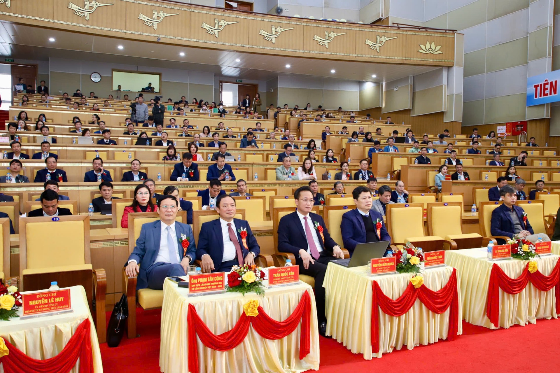 Gặp mặt doanh nghiệp