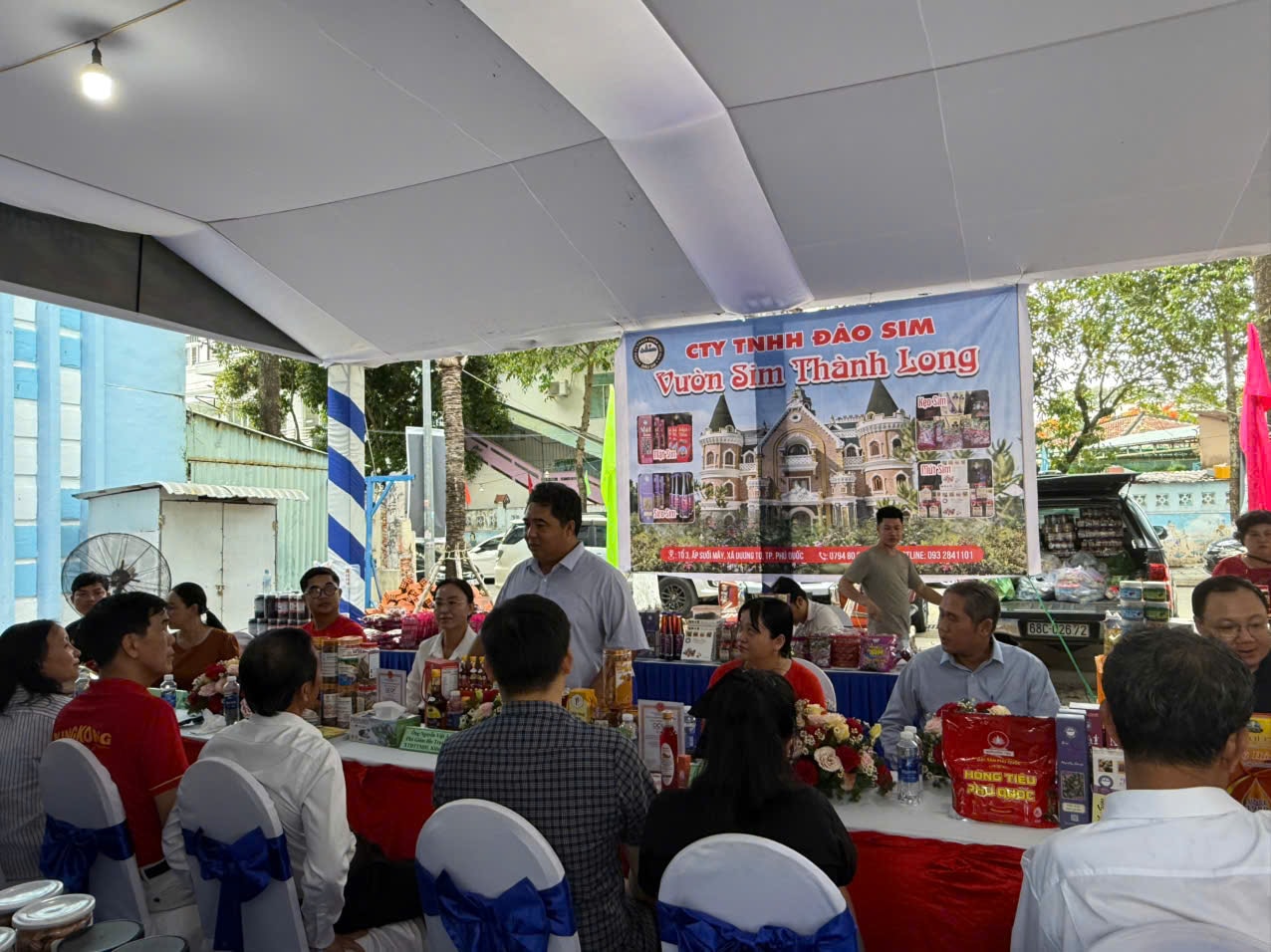 Trung tâm làm cầu nối giao thương với các đối tác tiêu thụ trong và ngoài nước