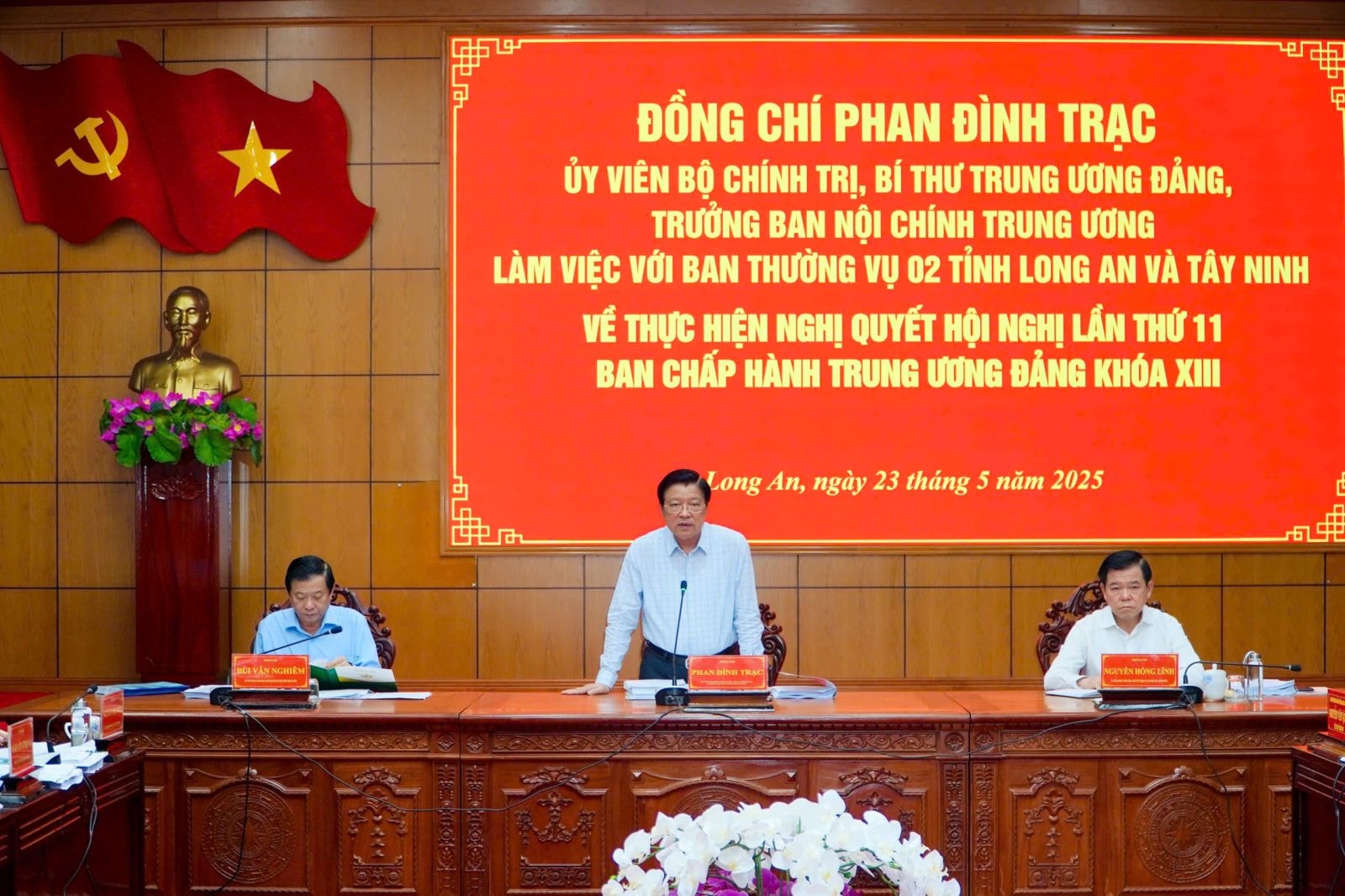 Phan Đình Trạc -Uỷ viên Bộ Chính trị, Bí thư Trung ương Đảng, Trưởng Ban Nội chính Trung ương phát biểu chỉ đạo tại buổi làm việc.