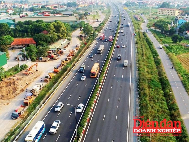 Dự án cao tốc TP HCM - Thủ Dầu Một - Chơn Thành có tổng mức đầu tư gần 25.000 tỉ đồng, với chiều dài toàn tuyến khoảng 70 km, trong đó đoạn qua Bình Dương có tổng chiều dài khoảng 52 km, đoạn qua Bình Phước hơn 6,6 km, được quy hoạch với quy mô 6 làn xe, vận tốc thiết kế 100 - 120 km/giờ.