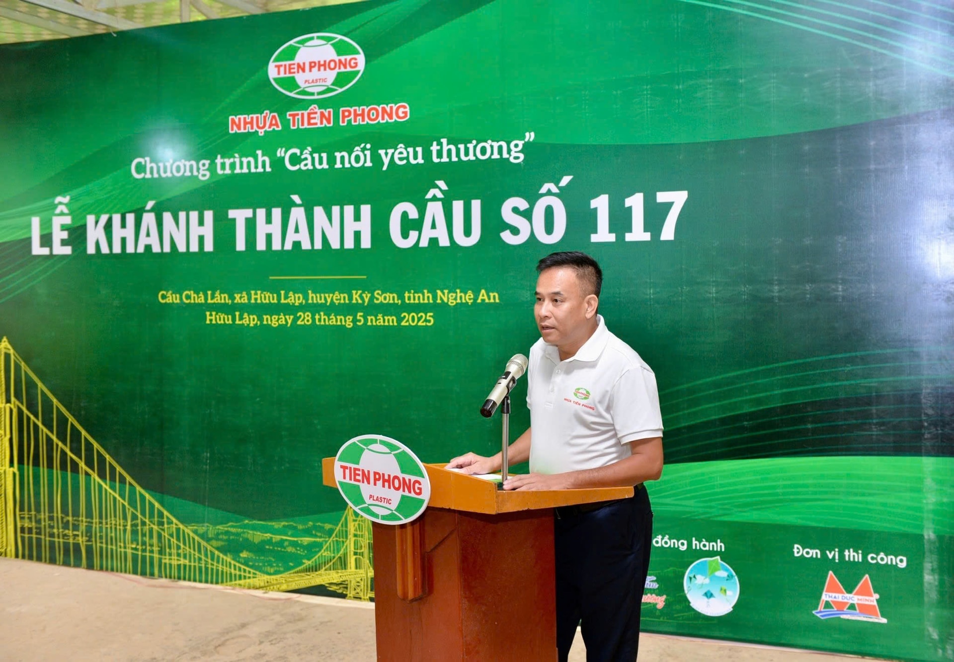 Ông Trần Trọng Nghĩa, TGĐ Công ty TNHH Nhựa Thiếu niên Tiền Phong miền Trung phát biểu tại lễ khánh thành