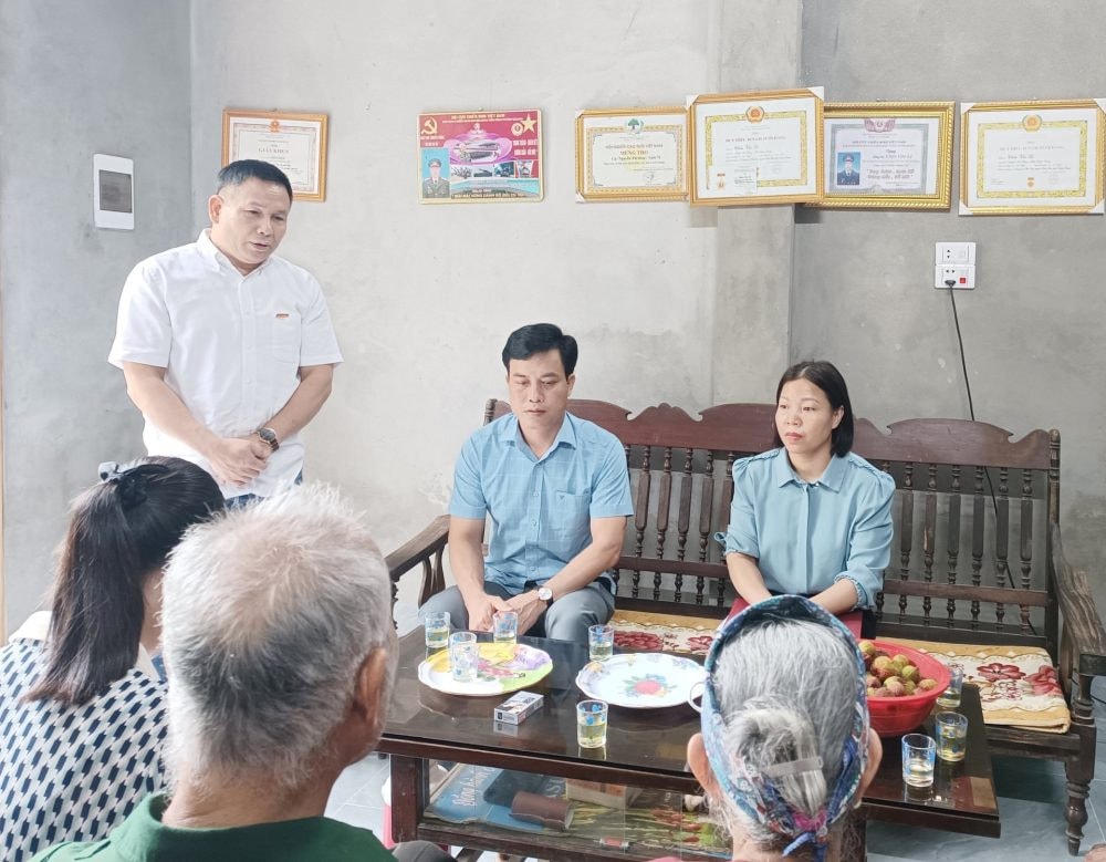 Tạp chí Diễn đàn Doanh nghiệp trao 5 nhà tình nghĩa tại Tuyên Quang, Lào Cai