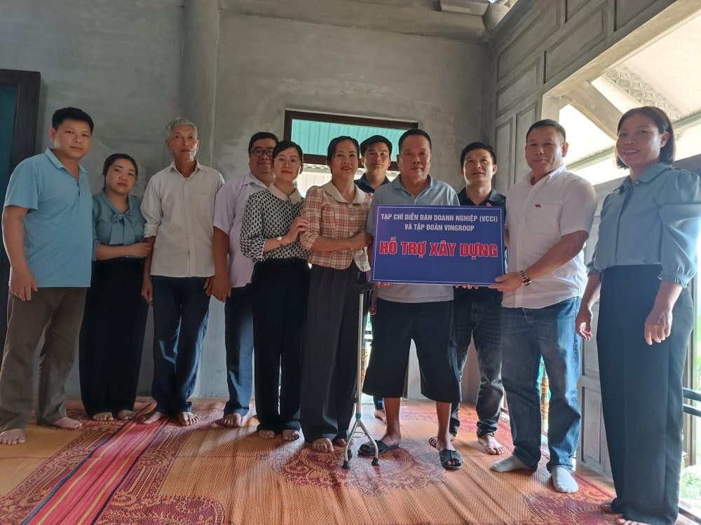Tạp chí Diễn đàn Doanh nghiệp trao 5 nhà tình nghĩa tại Tuyên Quang, Lào Cai