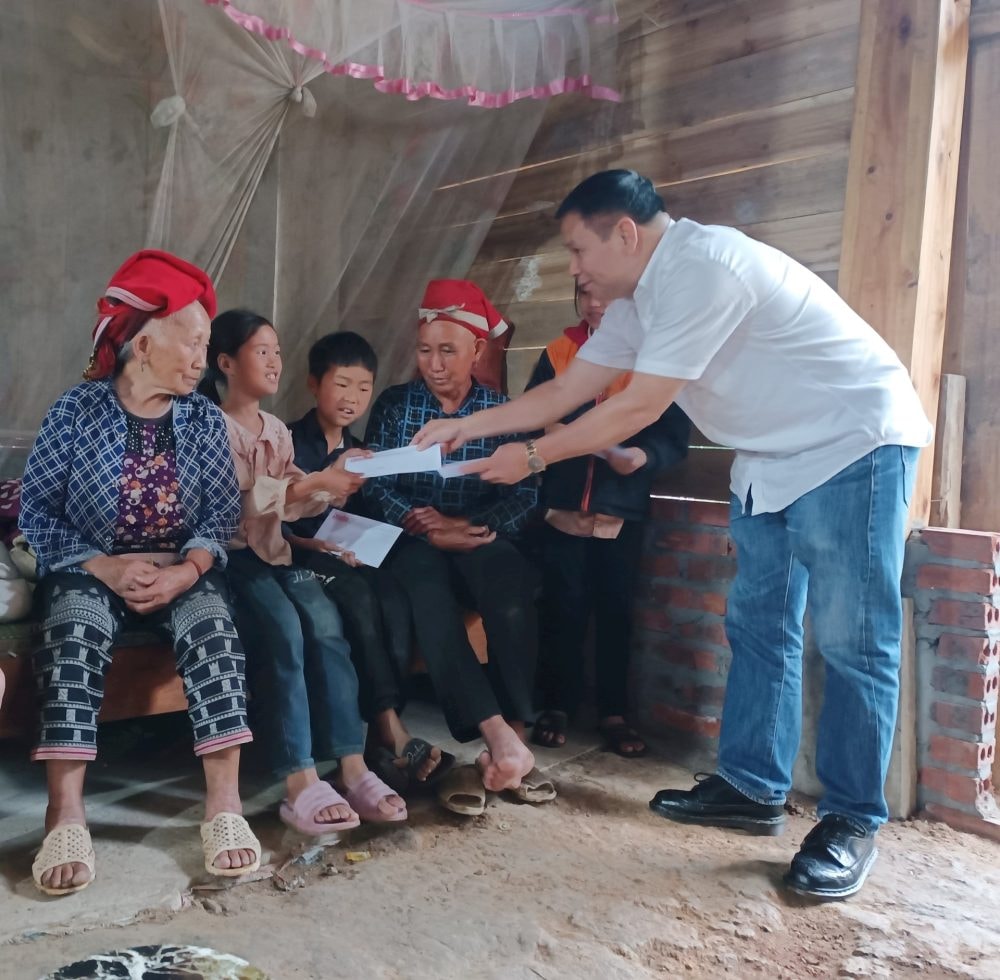 Tạp chí Diễn đàn Doanh nghiệp trao 5 nhà tình nghĩa tại Tuyên Quang, Lào Cai
