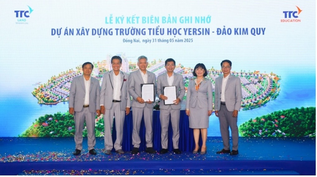 Lễ ký kết biên bản ghi nhớ dự án xây dựng Trường Tiểu học Yersin tại Đảo Kim Quy.