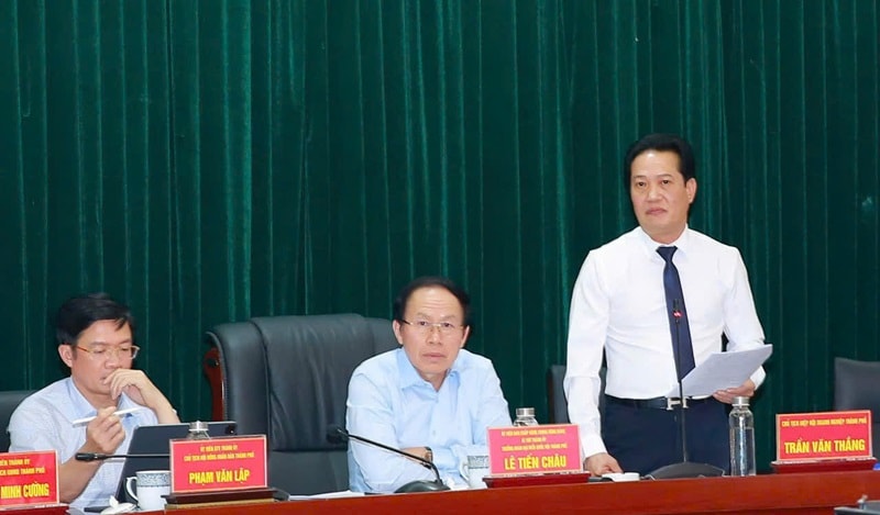 Ông Trần Văn Thắng, chủ tịch Hiệp hội Doanh nghiệp Hải Phòng phát biểu tại hội nghị
