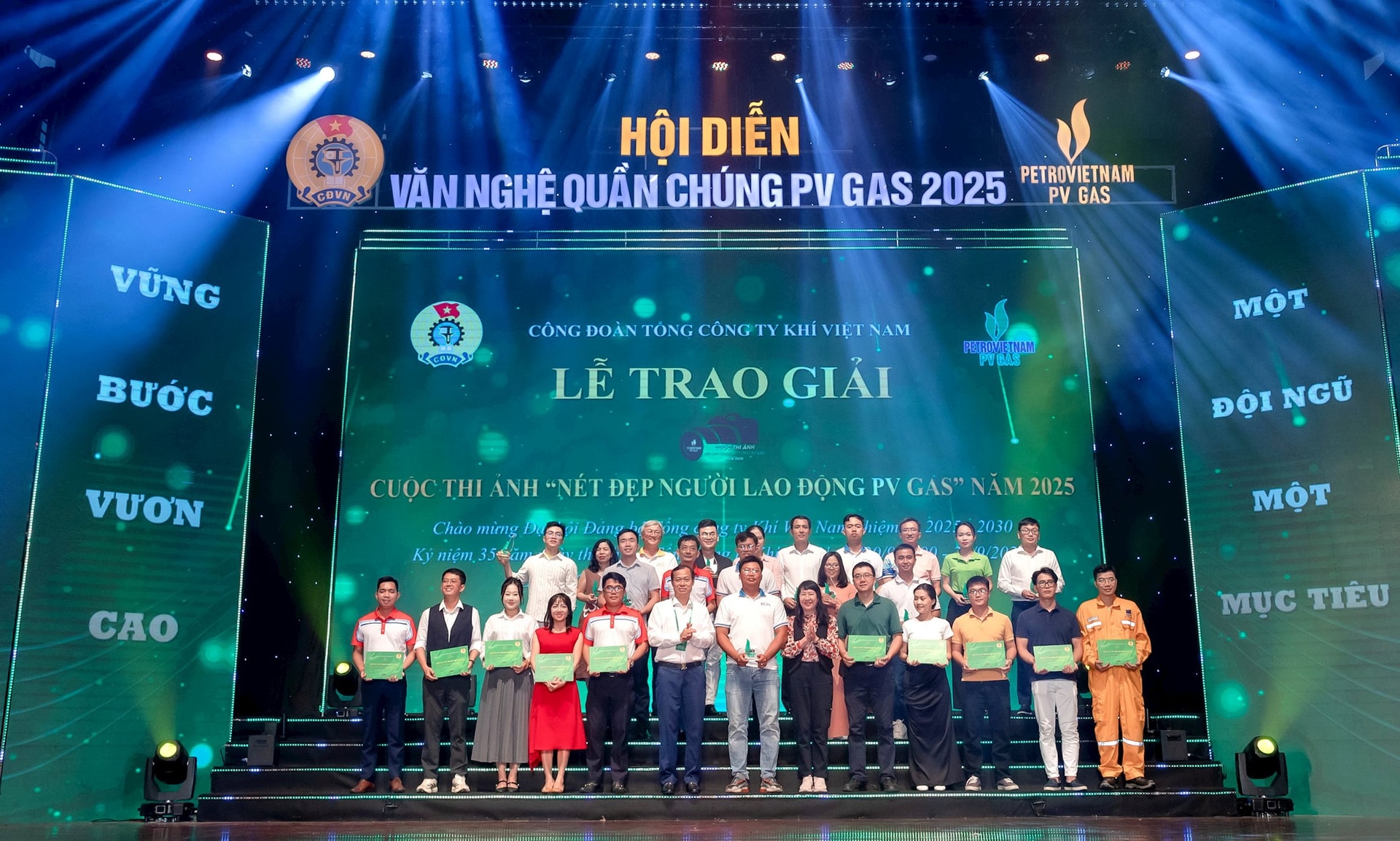1. trao giai