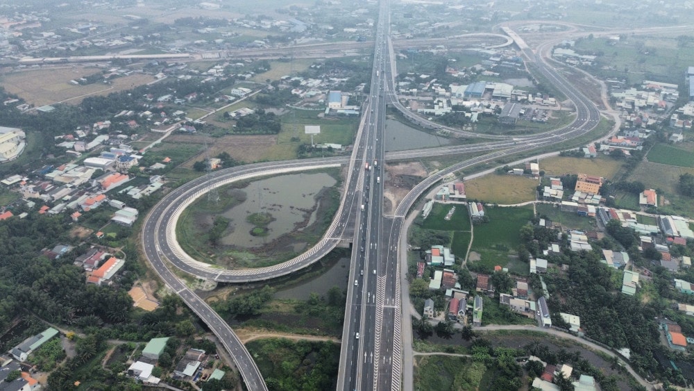 Hạ tầng giao thông kết nối ở Long An ngày càng được đầu tư đồng bộ (1)