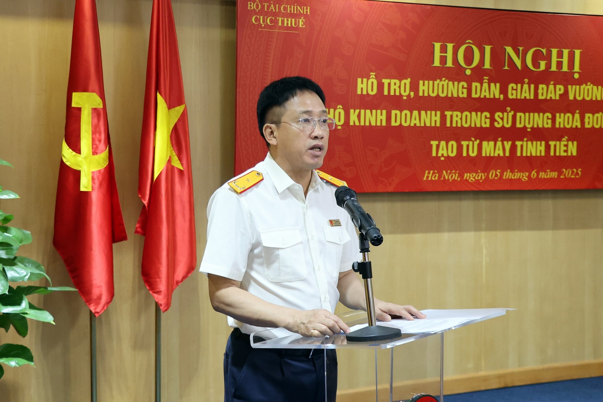 Phó Cục trưởng Cục Thuế Mai Sơn phát biểu chỉ đạo hội nghị