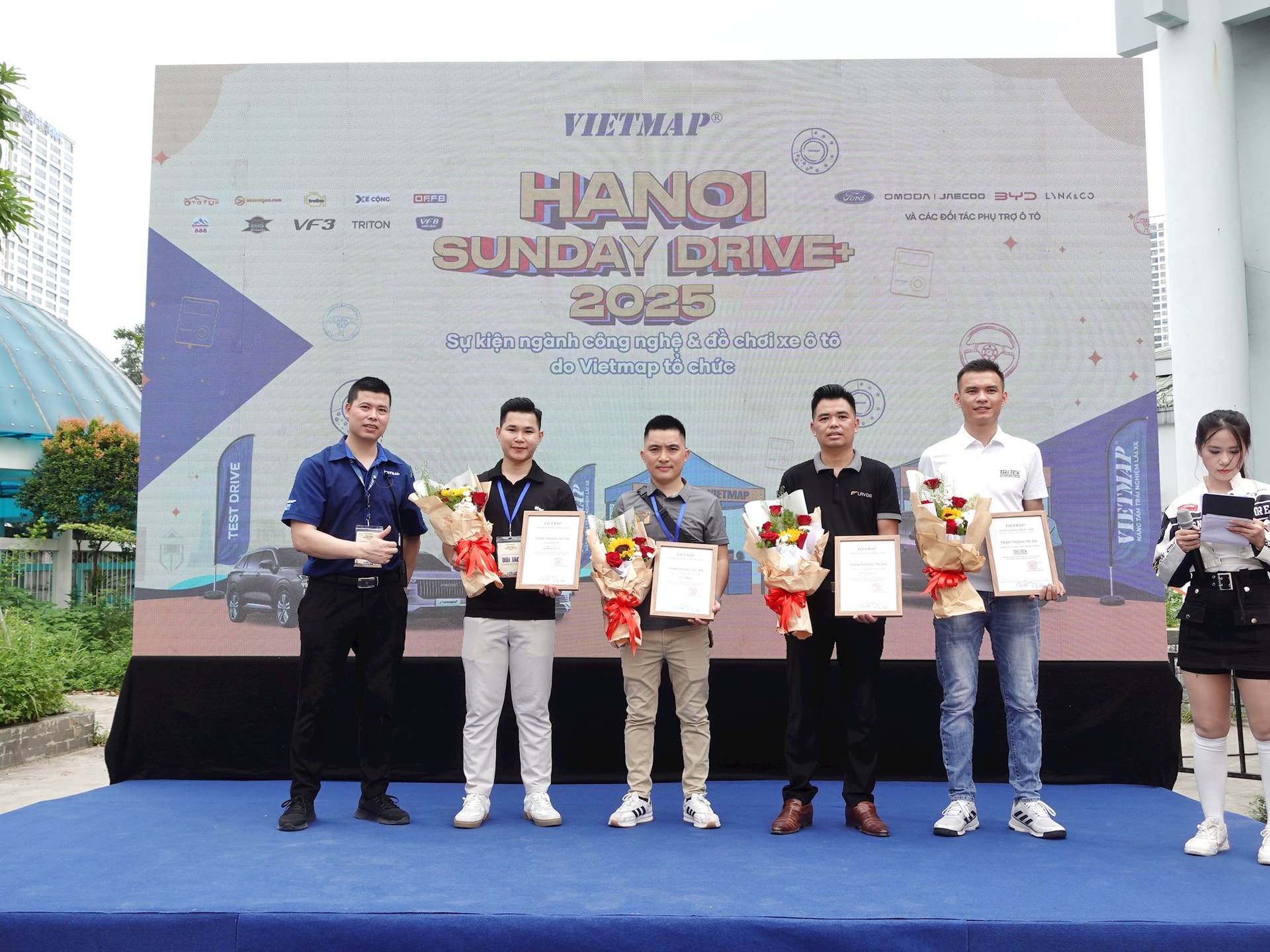 18 - Khai mạc sự kiện