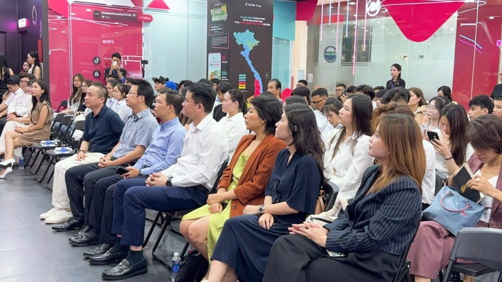 Khởi nghiệp “Triệu Views” và đạo đức trong kinh doanh thương mại điện tử