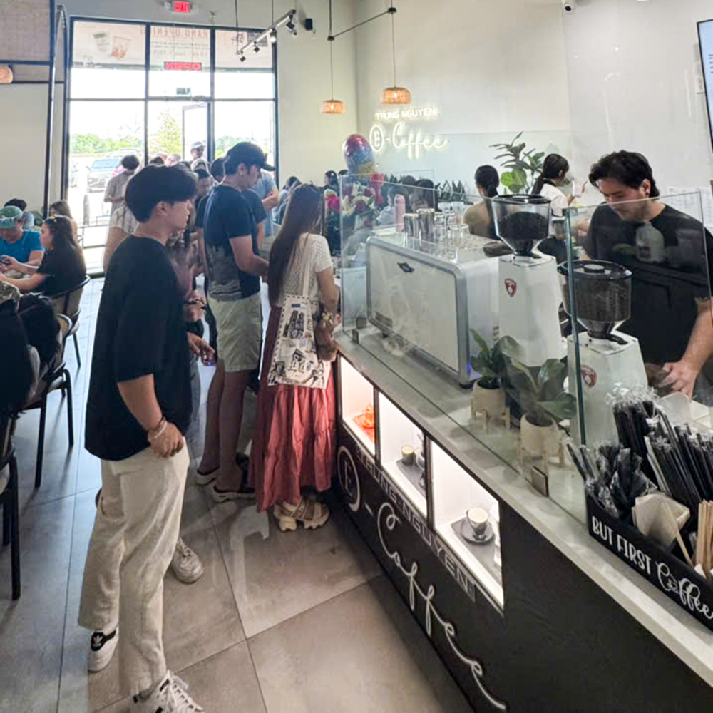 Hình 2 - Không gian Trung Nguyên E-Coffee tại Carrollton, Texas, Mỹ (1)