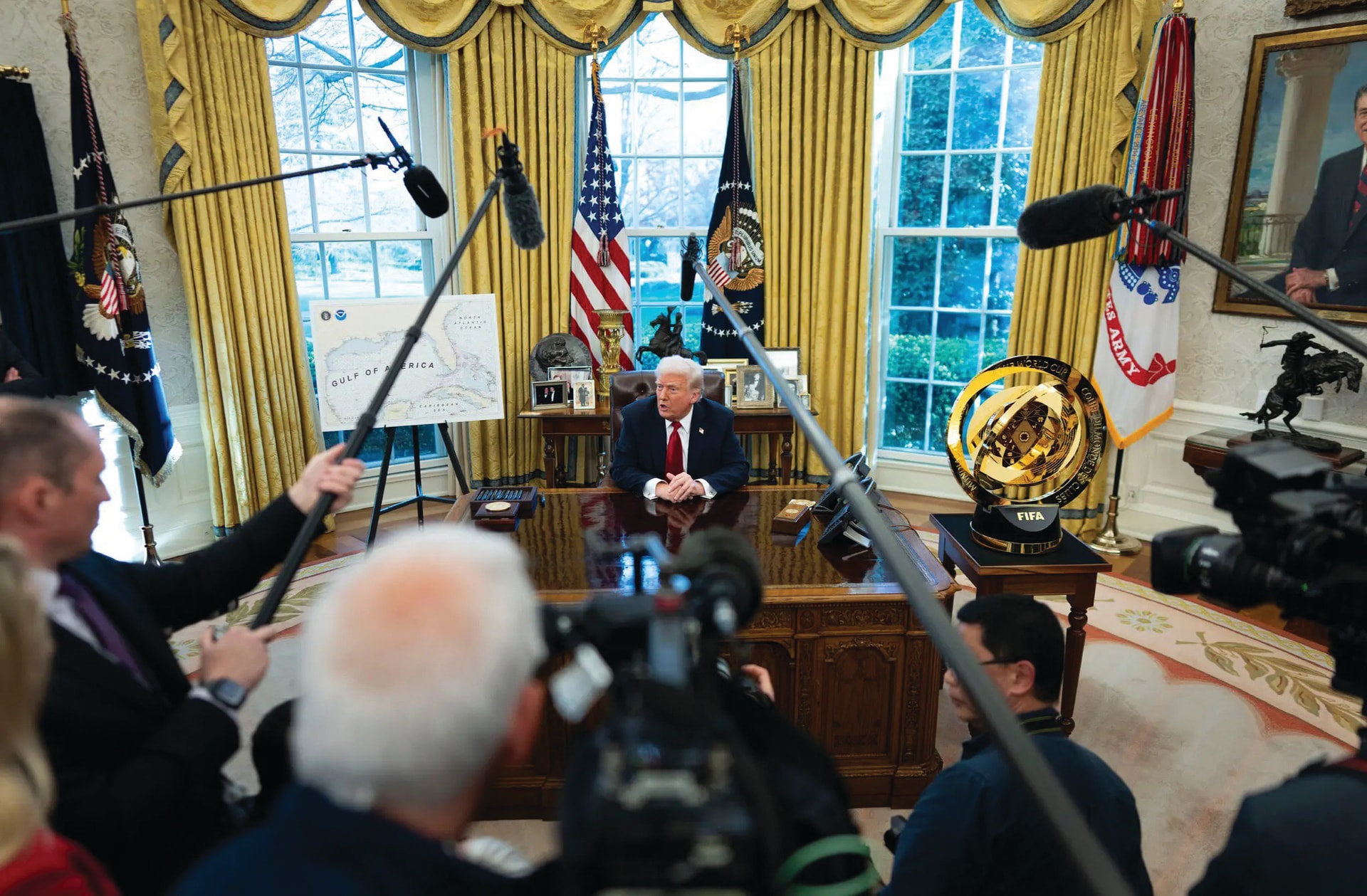 Ông Trump cảnh báo áp thuế EU lên tới 50%. ảnh NYT