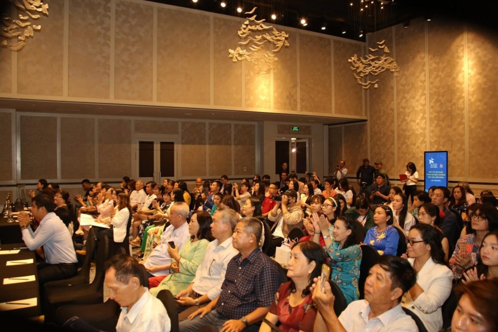 Trao giải Giải thưởng Văn học Kim Đồng lần thứ nhất