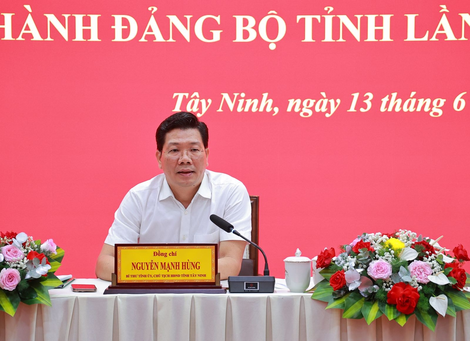 Ông Nguyễn Mạnh Hùng– Bí thư Tỉnh uỷ, Chủ tịch HĐND tỉnh kết luận các nội dung tại hội nghị.