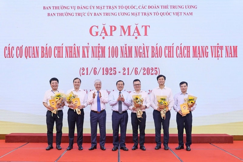 bao-chi-canh-tay-noi-dai-cua-mat-tran-trong-xay-dung-khoi-dai-doan-ket-2.jpg