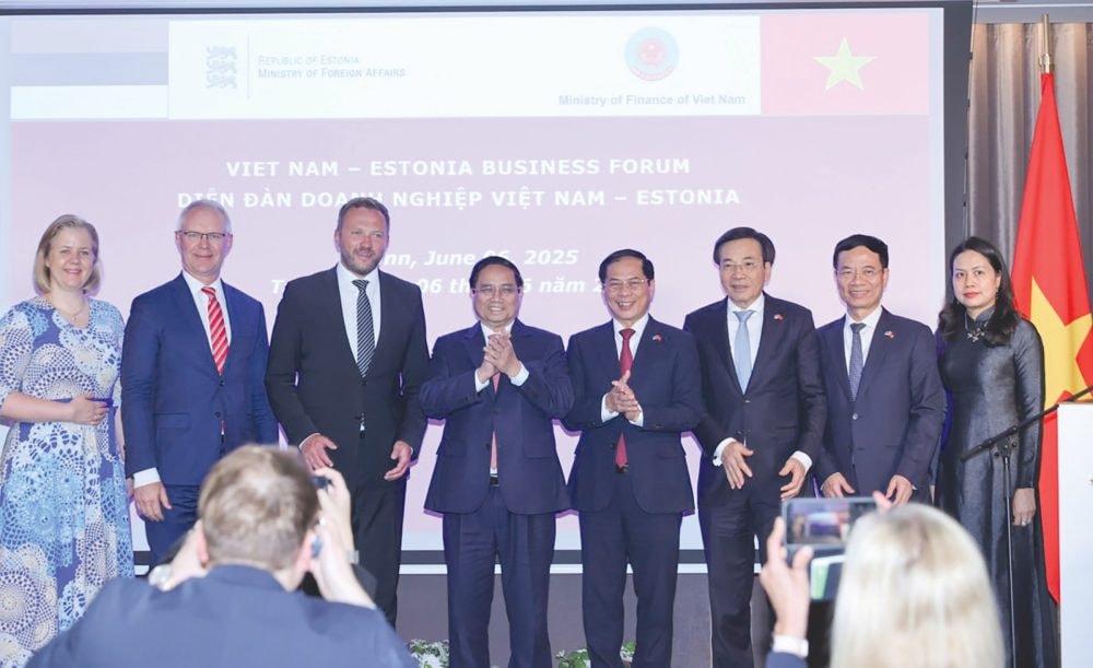 Lợi thế tăng dòng vốn FDI: “Vững tay chèo” trong “biển động”