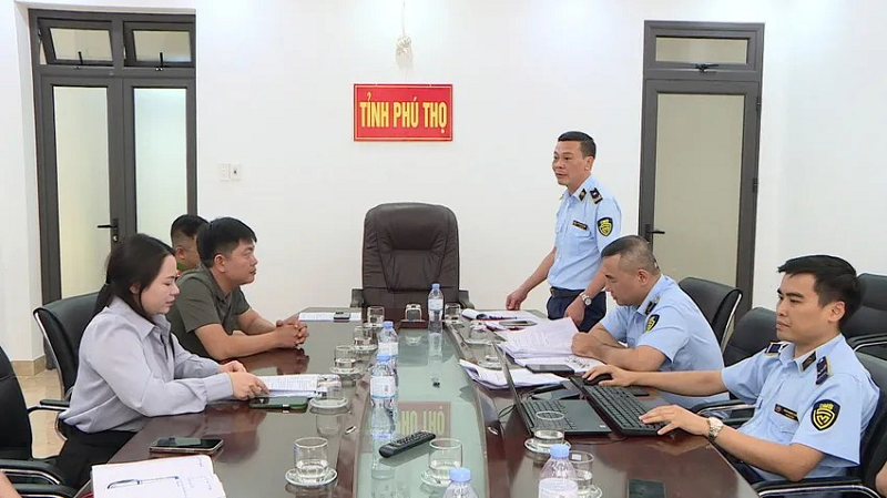 yen-chung-gia-canh-bao-mot-thi-truong-dang-lua-bang-nhan-mac-1.png