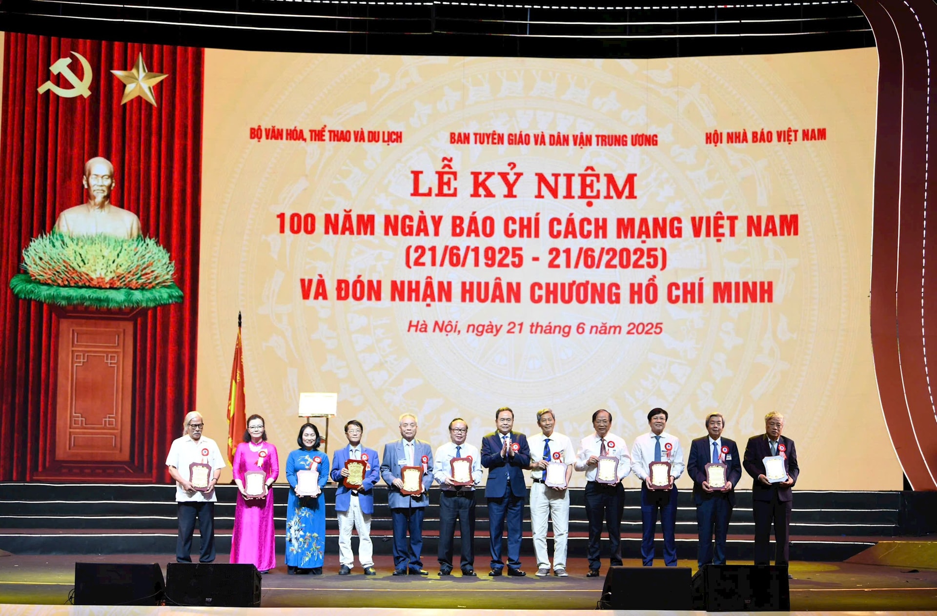 ctquochoitang.jpg