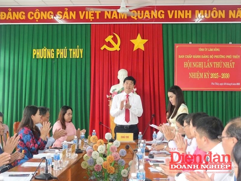 hình Phú thuỷ Pha. Thiết