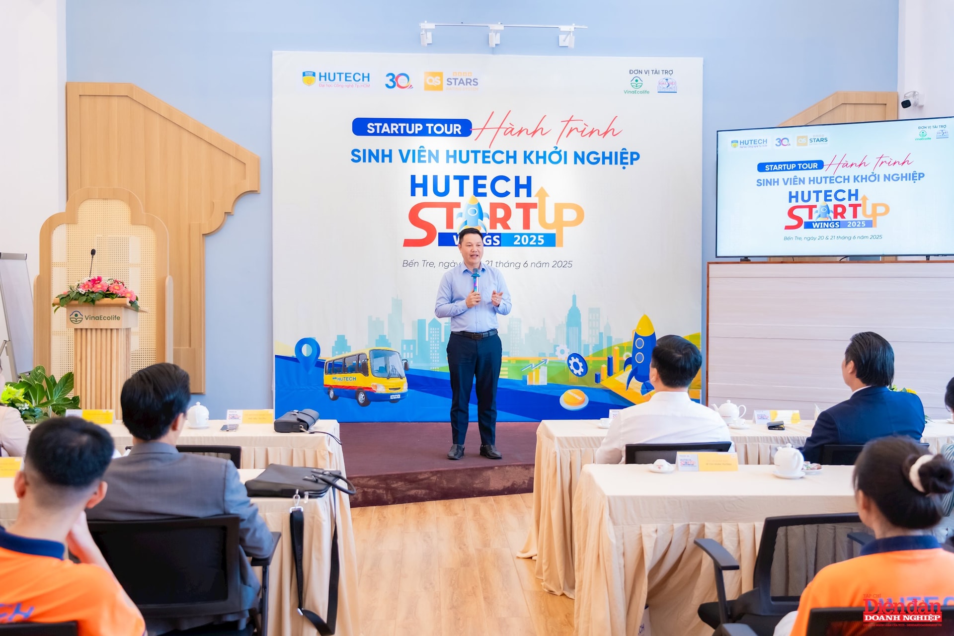Tiến sĩ Huỳnh Ngọc Anh Phó hiệu trưởng nhà trường