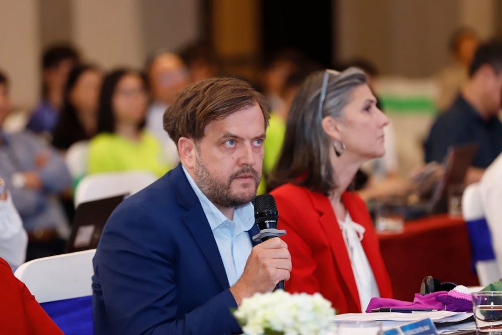 Vinh danh 12 sáng kiến chống ô nhiễm nhựa Vinh danh 12 sáng kiến chống ô nhiễm nhựa