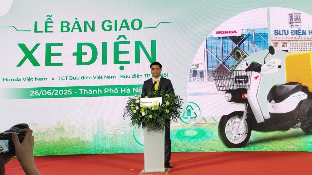 Honda Việt Nam tiếp tục bàn giao 205 xe máy điện cho Bưu điện Việt Nam