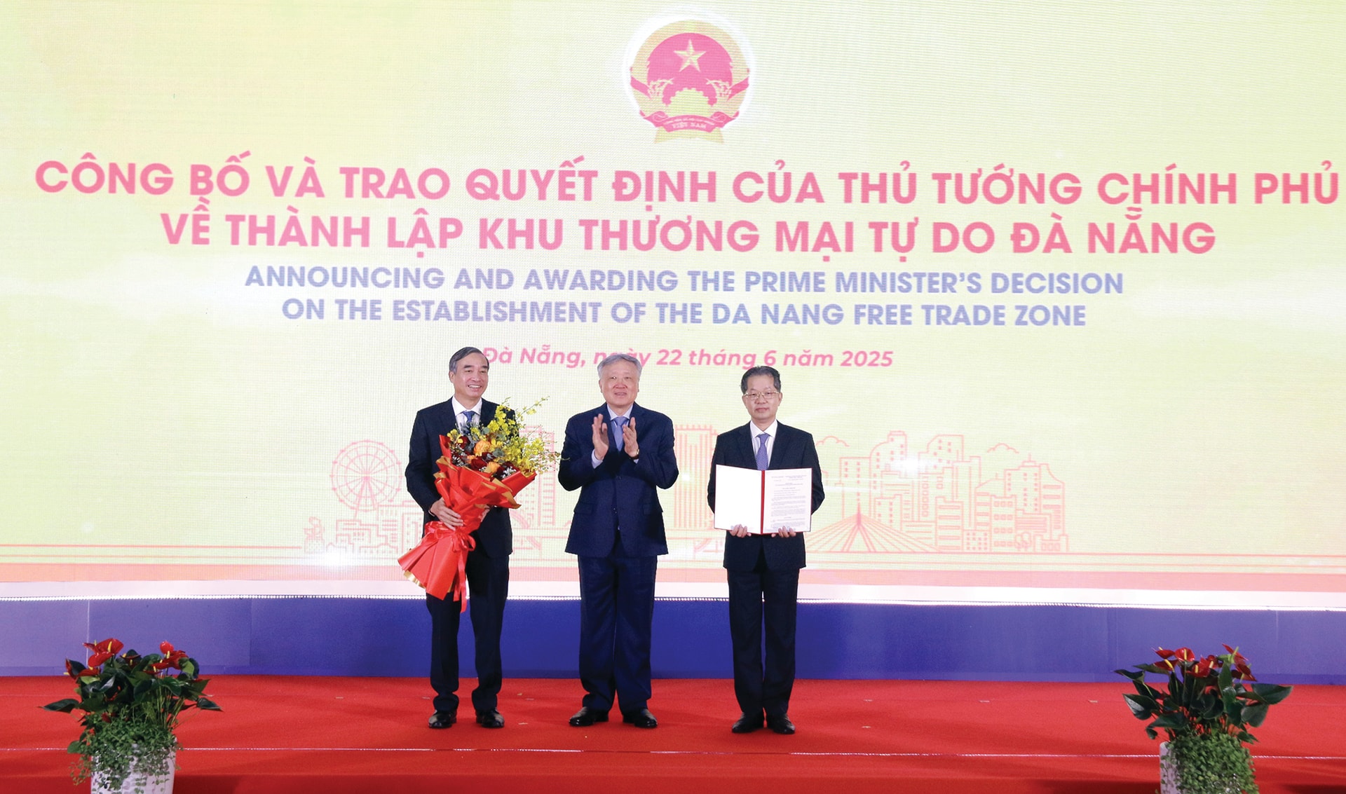 traoquyetdinh.jpg