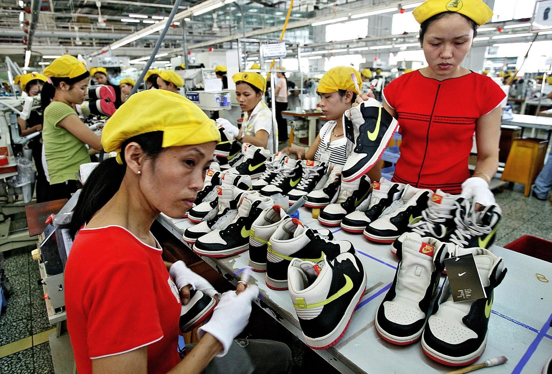 Nike nỗ lực giảm phụ thuộc vào Trung Quốc