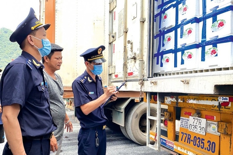 luat-hai-quan-sua-doi-29.6.2.jpg