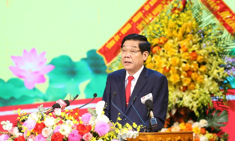 Đồng chí Nguyễn Văn Gấu, Ủy viên Trung ương Đảng, Bí thư Tỉnh ủy phát biểu tại buổi lễ