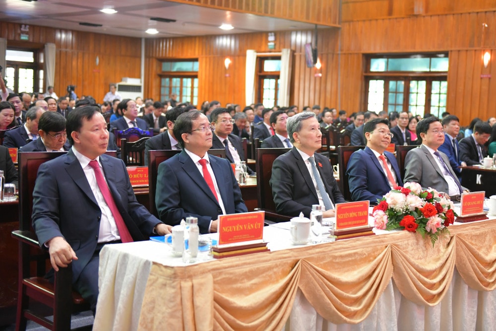 Bí thư Tỉnh ủy Long An - Nguyễn Văn Quyết, Bí thư Tỉnh ủy Tây Ninh - Nguyễn Mạnh Hùng cùng lãnh đạo 2 tỉnh dự lễ công bố thành lập tỉnh Tây Ninh mới