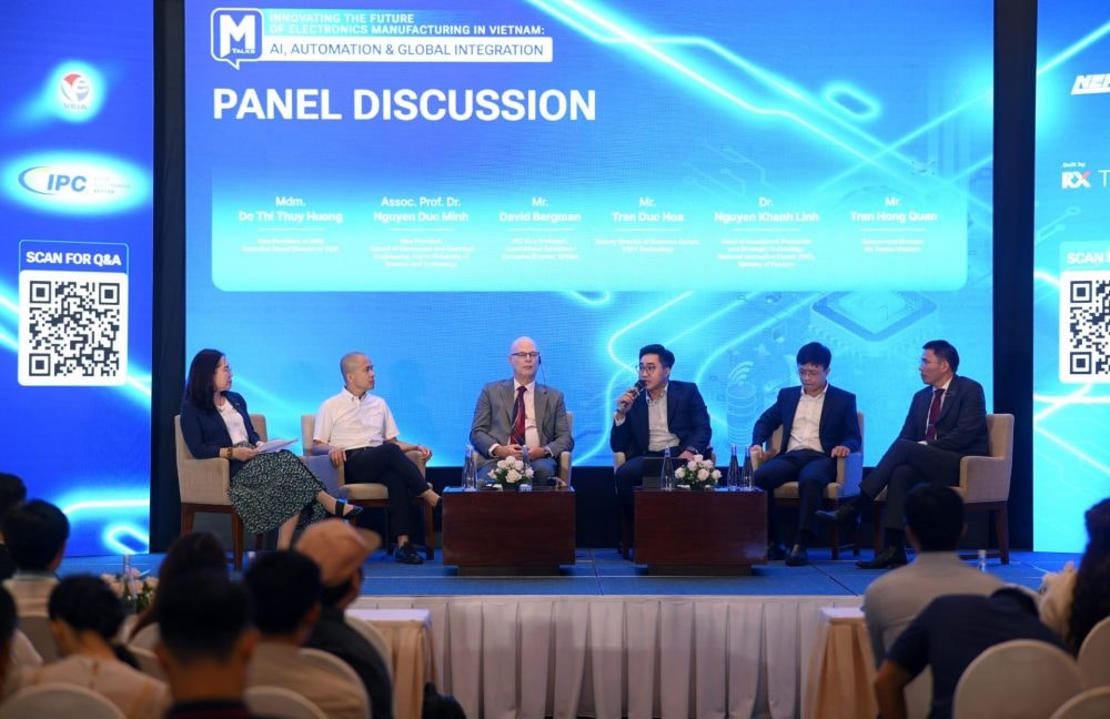 Thời điểm bản lề để Việt Nam chuyển mình từ một trung tâm lắp ráp sang một quốc gia sản xuất có chiều sâu Thời điểm bản lề để Việt Nam chuyển mình từ một trung tâm lắp ráp sang một quốc gia sản xuất có chiều sâu