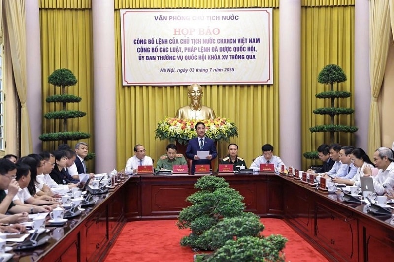 cong-bo-lenh-cua-chu-tich-nuoc-ve-15-luat-1-phap-lenh-vua-duoc-quoc-hoi-thong-qua-1.jpg