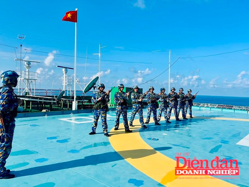 Duy trì công tác huấn luyện, sẵn sàng chiến đấu cao trên các nhà giàn DK1