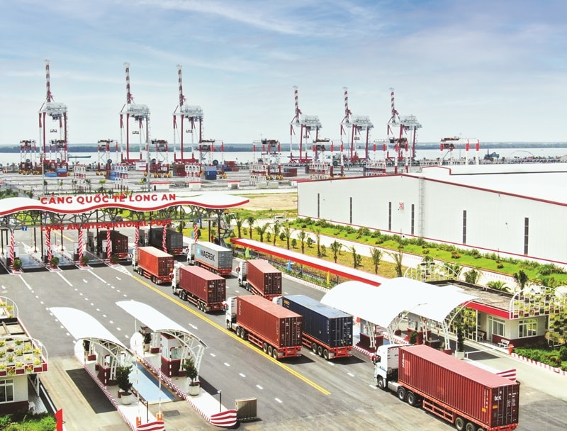 2. Cảng Quốc tế Long An khai thác hàng hóa tổng hợp và Container