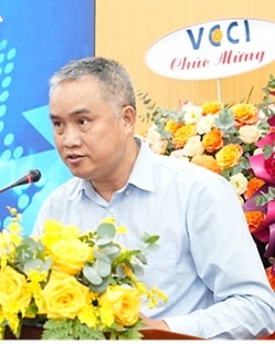 Ong Nguyen Duc Lenh 200