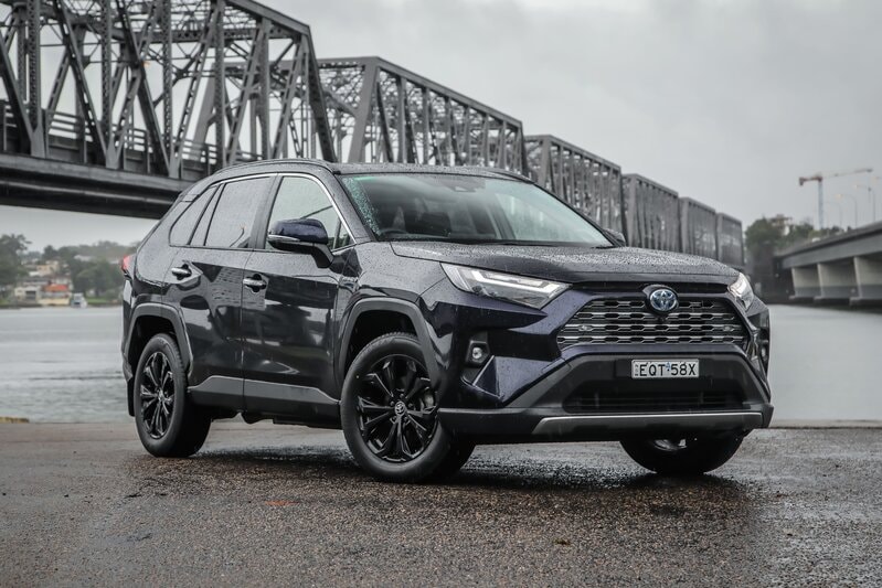 1.whichcar_toyota_rav4 (1)
