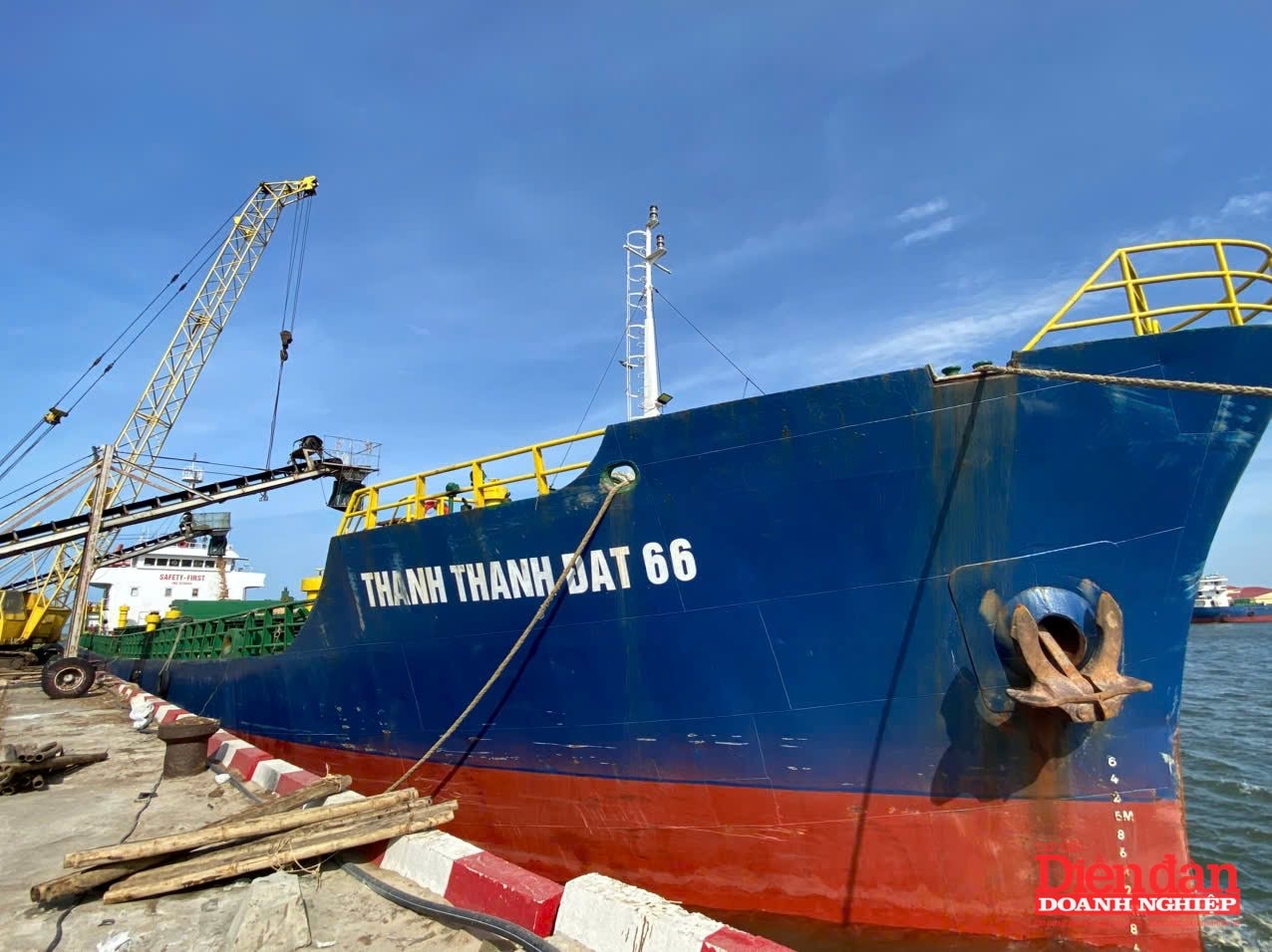Năng lực vận tải hàng hóa tại cảng Cửa Việt bị giảm sút (Ảnh Khắc Trà)