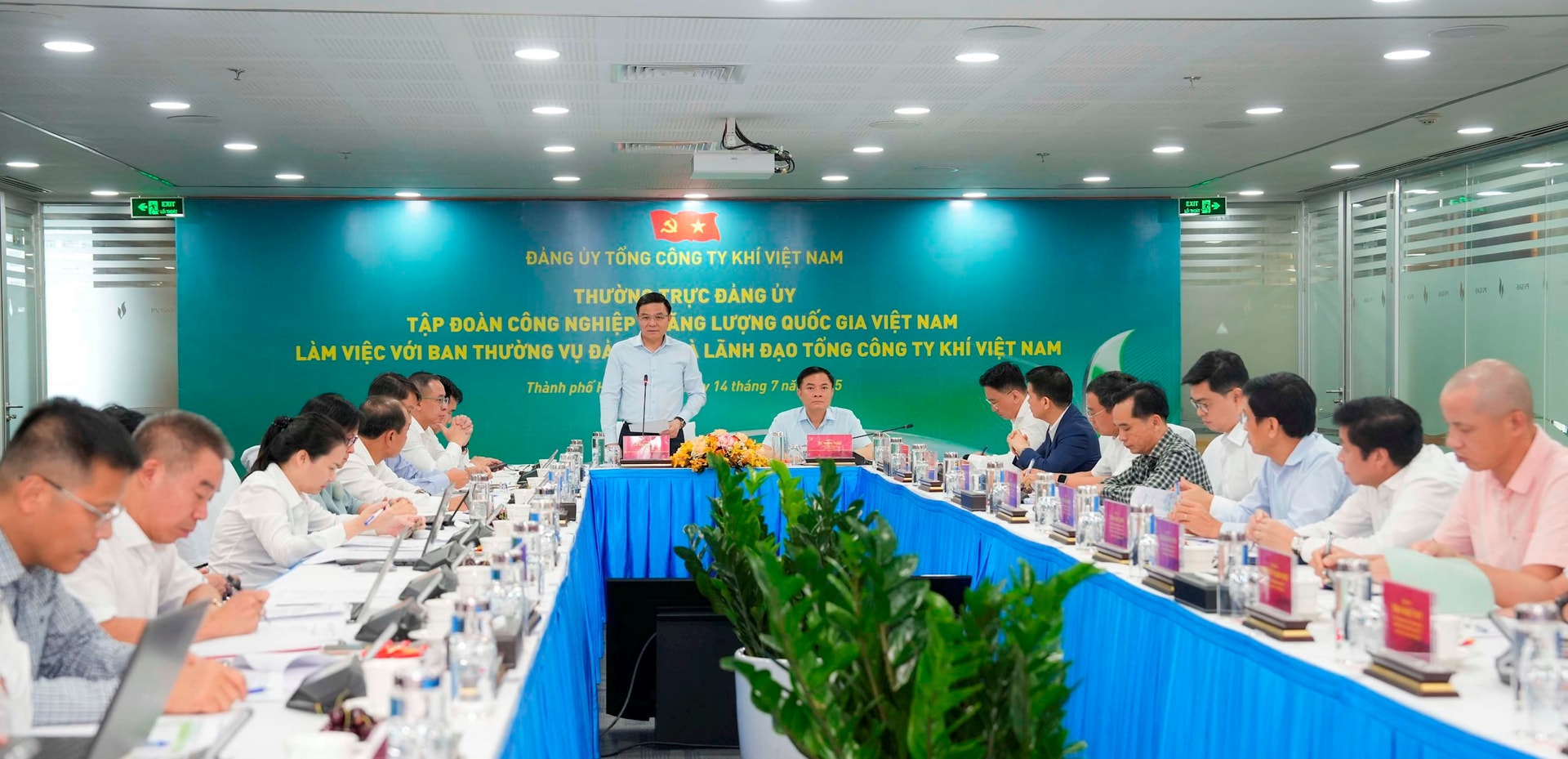 H1. Toàn cảnh buổi làm việc (2)