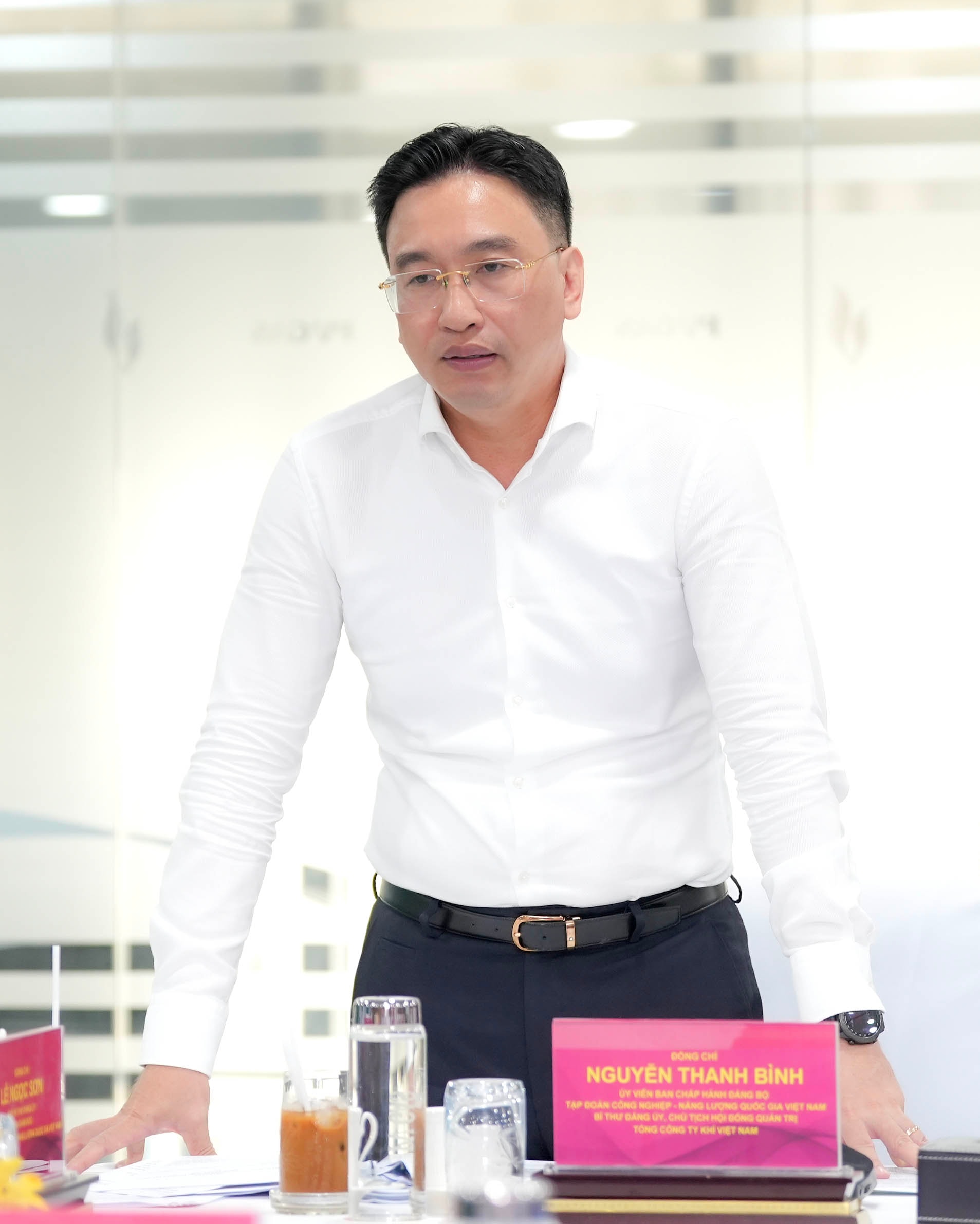 H2. Bí thư Đảng ủy, Chủ tịch HĐQT PV GAS Nguyễn Thanh Bình báo cáo các nội dung liên quan đến Đảng bộ PV GAS