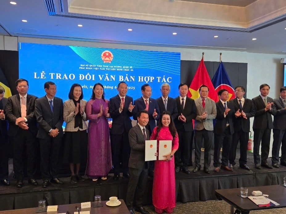 Ký kết biên bản ghi nhớ với Hội Doanh nghiệp Việt Nam tại Bỉ (VBAB)