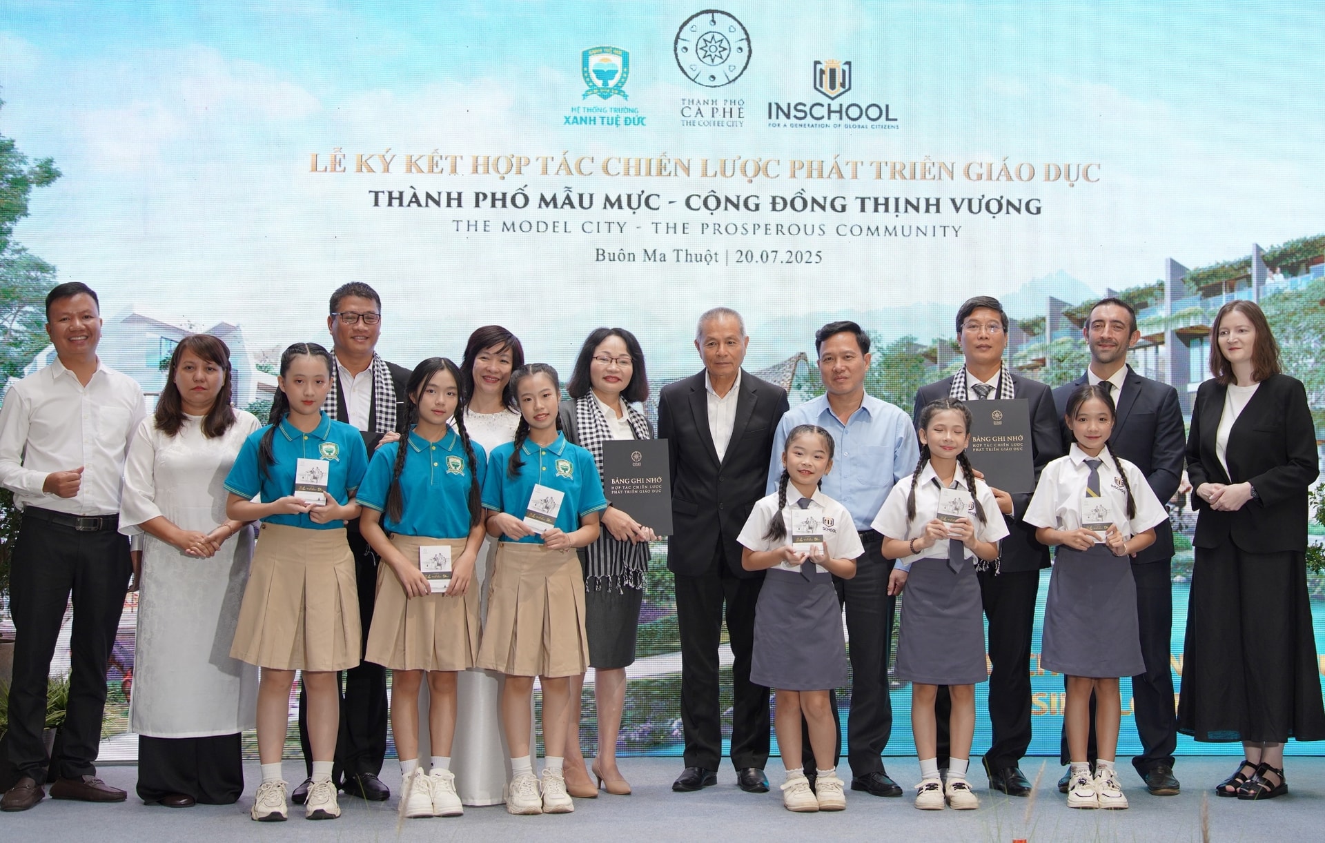 Hình 1 - Hình chủ..