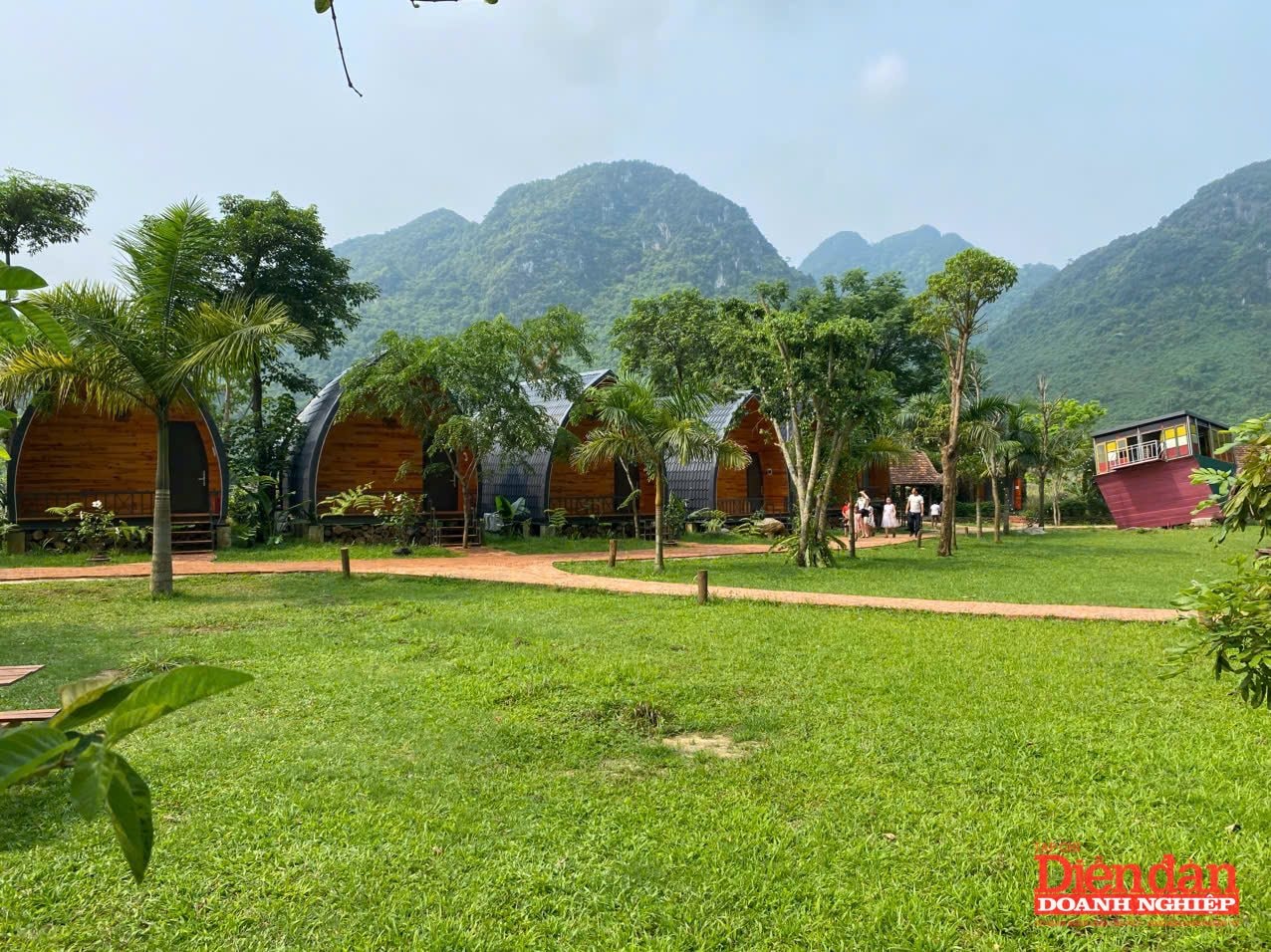 Homestay đẹp thơ mộng sát chân núi (Ảnh Khắc Trà)