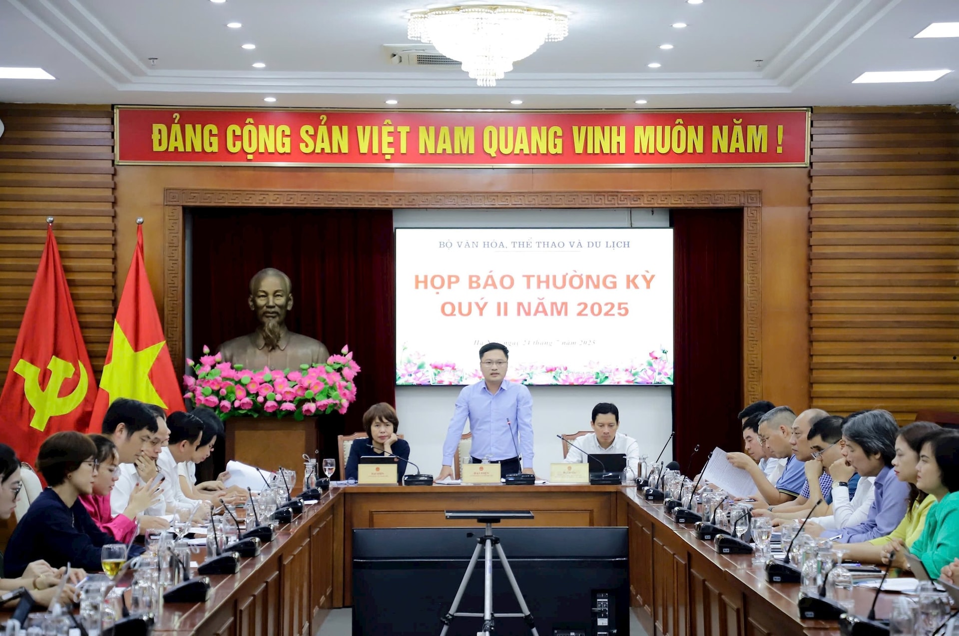 hop-bao-bo-van-hoa-the-thao-va-du-lich.jpg