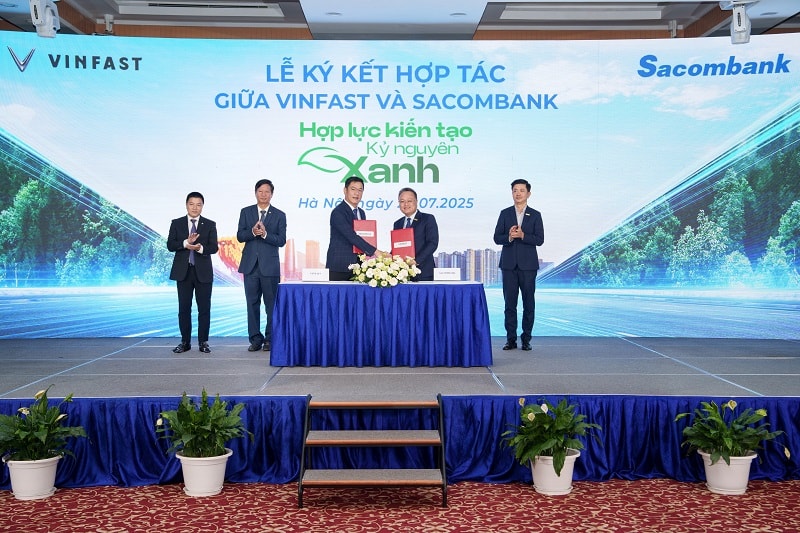 SACOMBANK VA VINFAST KY KET HOP TAC