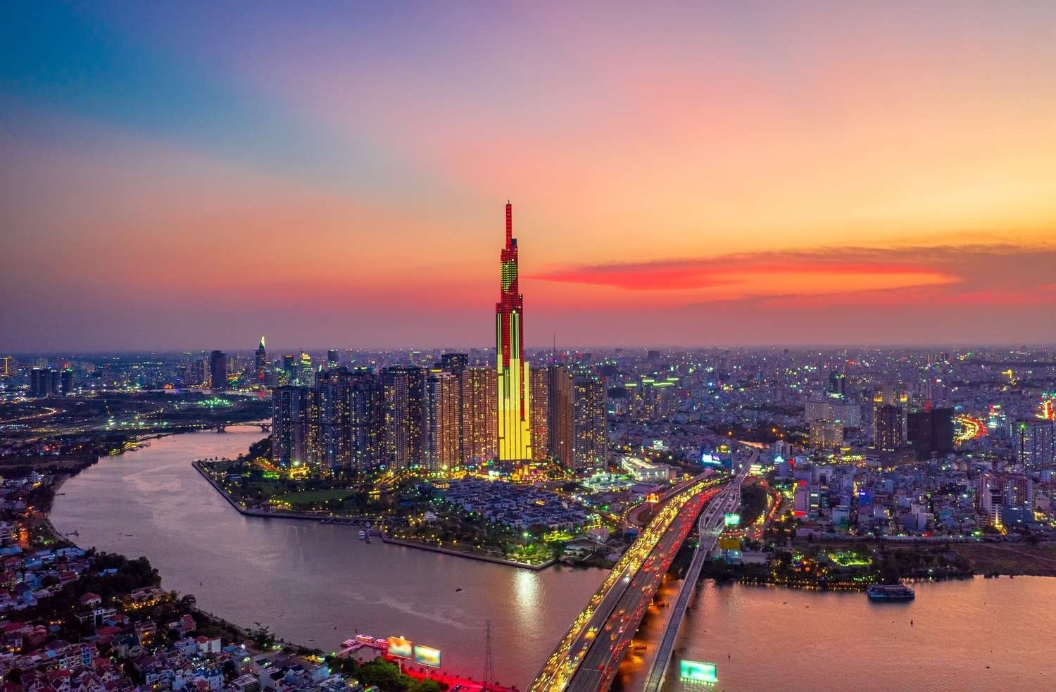 Amro hạ dự báo tăng trưởng tất cả nền kinh tế ASEAN + 3, trừ Việt Nam